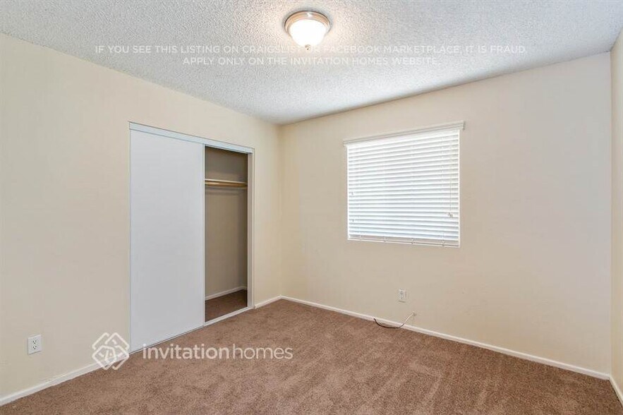 Building Photo - 215 N Kachina