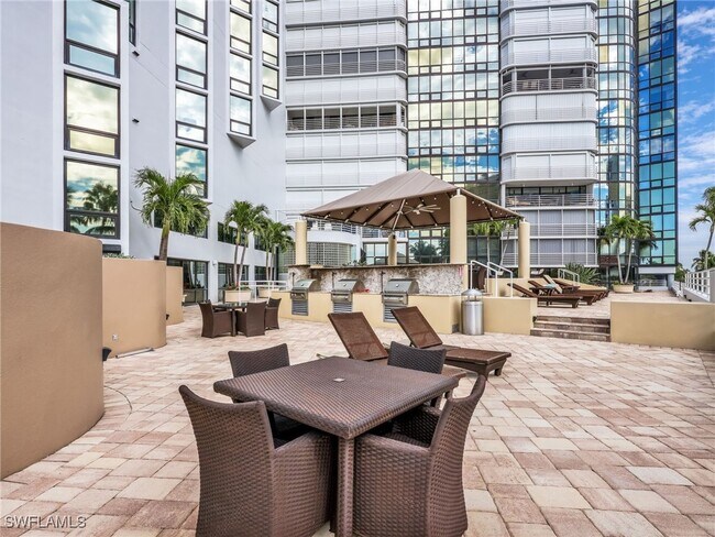 Building Photo - 4751 Gulf Shore Blvd N