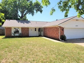 Building Photo - 6317 N Warren Ave