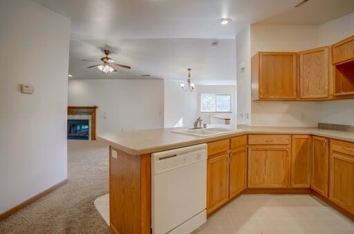 Open concept - 325 Henry Dr