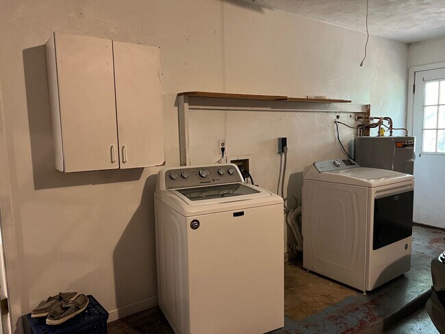 Building Photo - 1430 Blockford Ct W