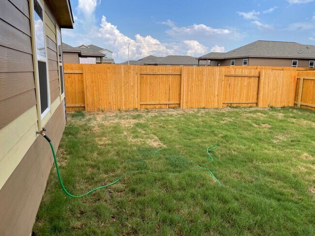 Building Photo - 109 Declaration Ln