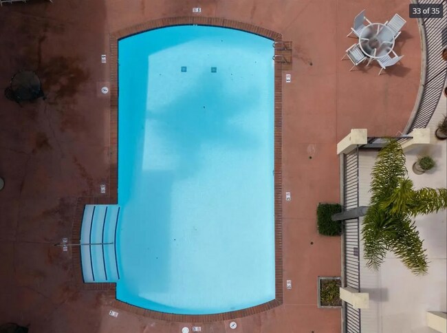Building Photo - 2 Bedroom 2 Bath Condo in Gated Community ...