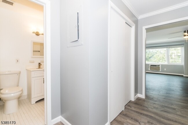 Building Photo - 190 Park St