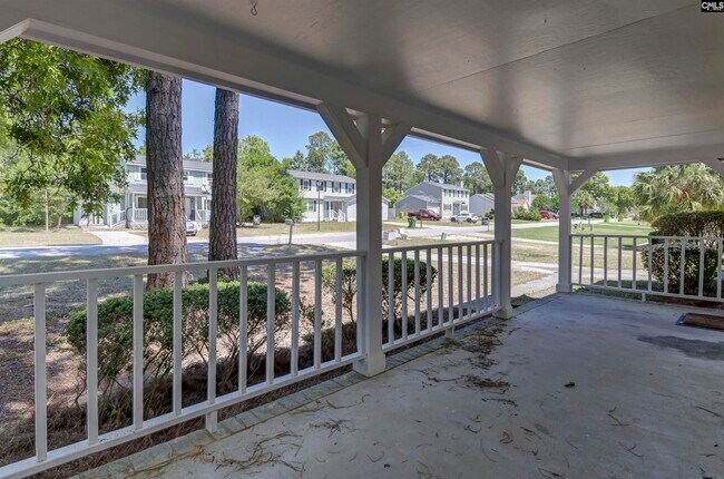 Building Photo - 220 N Donar Dr