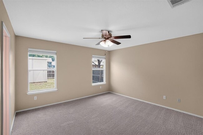 Building Photo - 111 Mossy Rock Cove