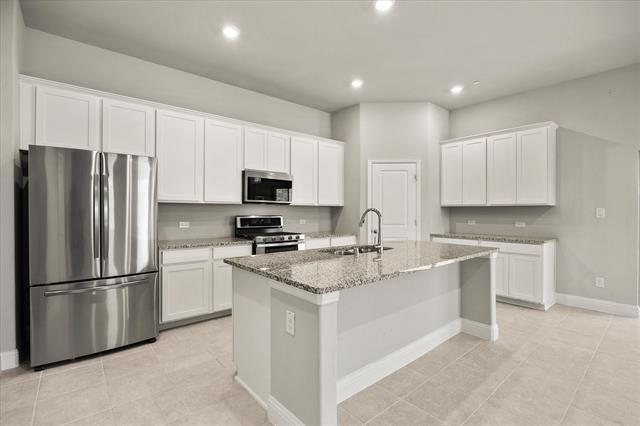 Building Photo - 7621 Sunset Blvd