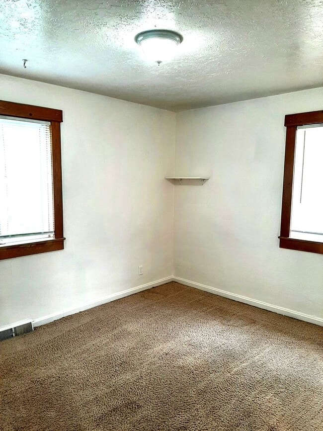 Building Photo - 1007 23rd Street Rd