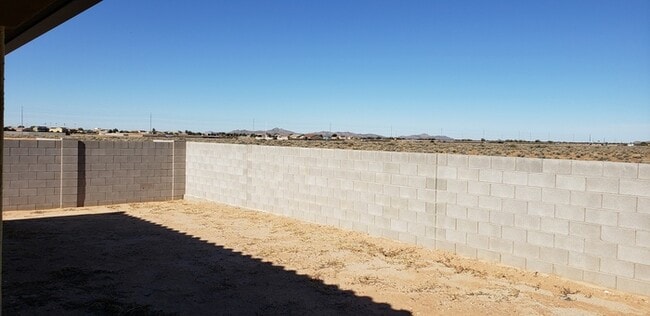 Building Photo - Beautifully upgraded home in Mission Ranch.