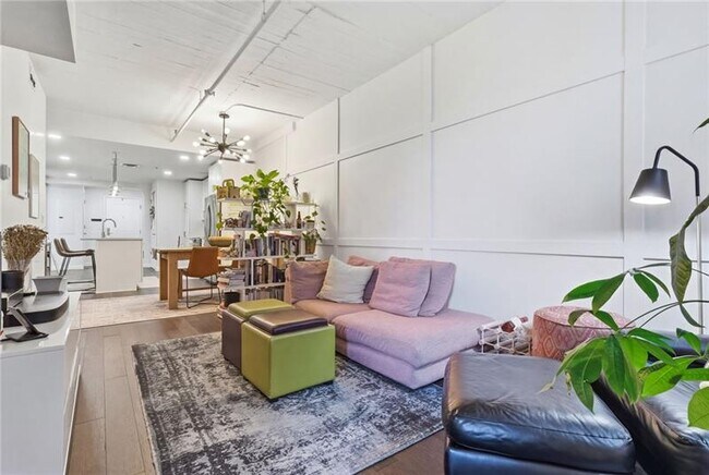 Building Photo - 2545 Penn Ave