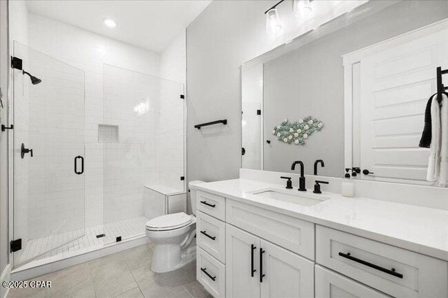 Building Photo - 15 E Queen Palm Dr