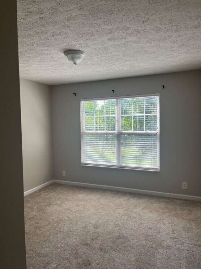 Building Photo - "Spacious 4-Bedroom Gem in Hermitage with 2.5 Baths and 1,824 Sq Ft of Comfort!"