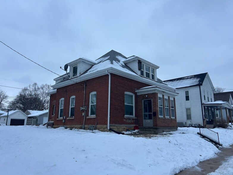 Building Photo - 2905 Burden Ave