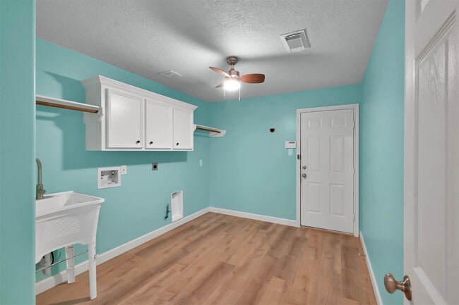 Building Photo - 84 Oak Grove Ln