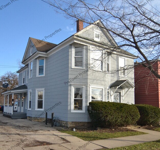 Primary Photo - 207 Bridge St