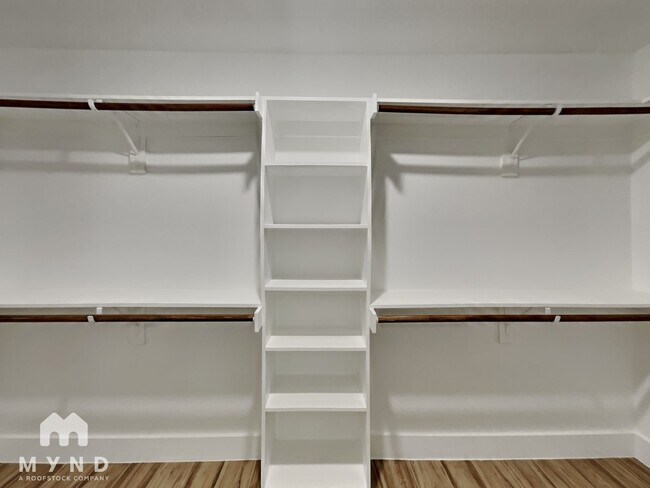 Building Photo - 5736 Lone Star Cir