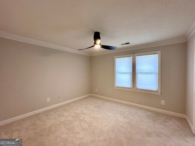 Building Photo - 3363 Somerset Trace