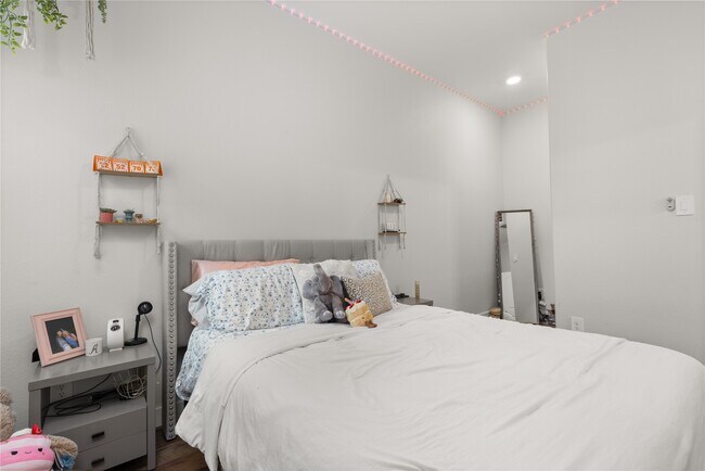 Building Photo - 3559 Pebble Beach Blvd