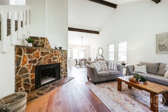 Building Photo - 315 Davis St