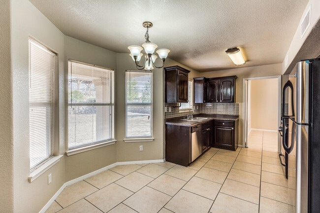 Building Photo - 900 Tecate Pl