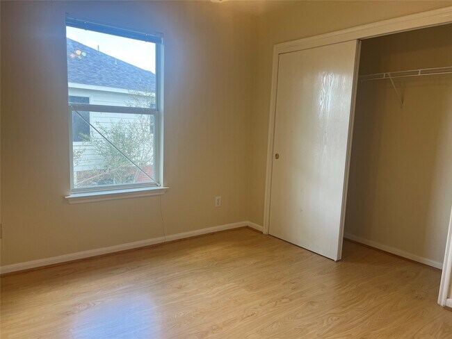 Building Photo - 5431 Tiger Lilly Way