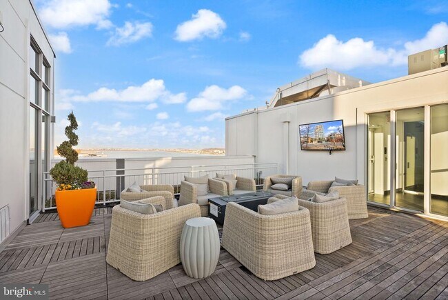 Building Photo - 925 N Fairfax St