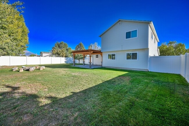 Building Photo - Great Family Home in Excellent Location!