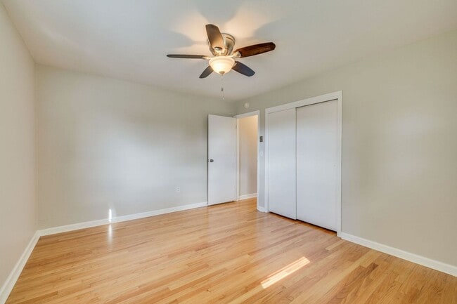 Building Photo - Beautifully updated 3 BR 1 BA home with ex...
