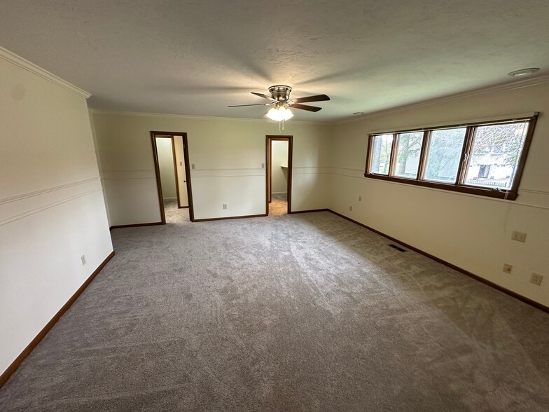 Building Photo - 4801 S 96th St