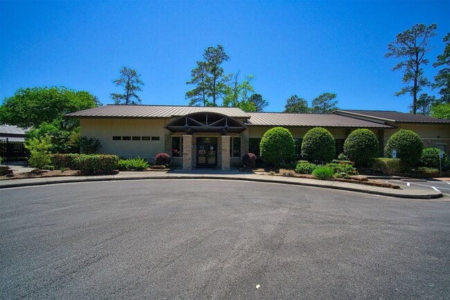 Building Photo - 12900 Walden Rd