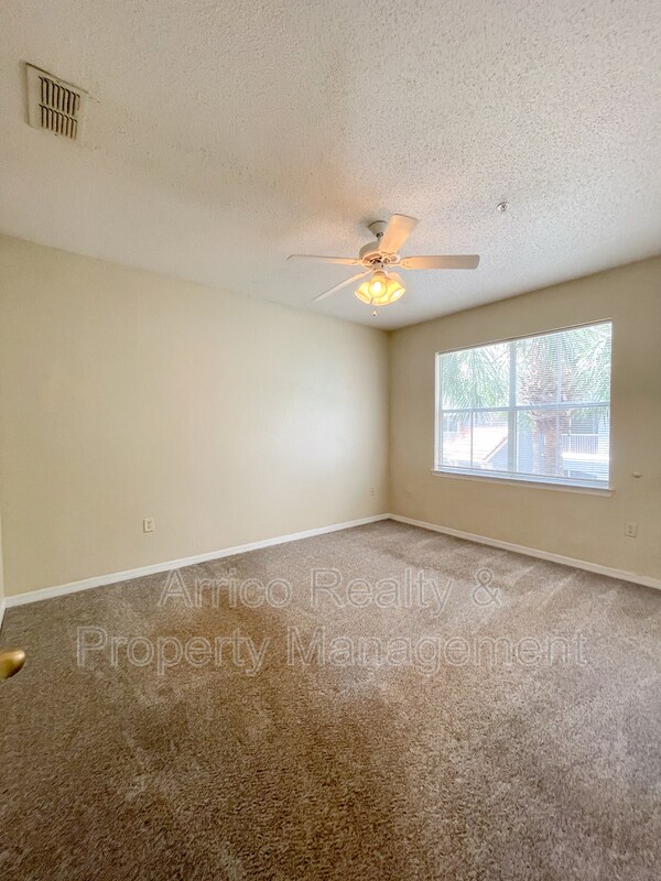 Building Photo - 18001 Richmond Pl Dr