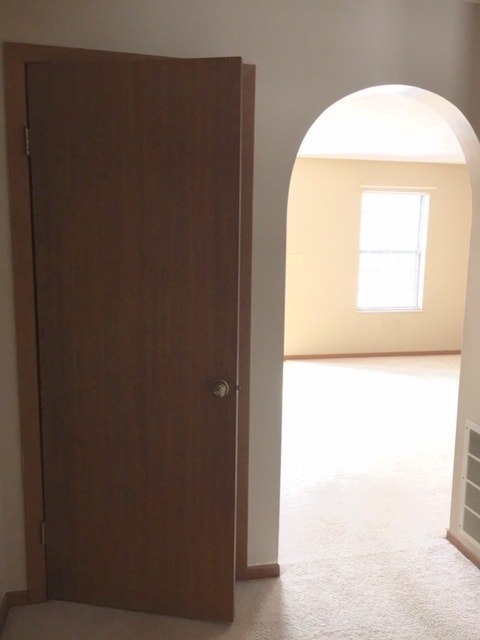 Building Photo - 604 Sunset Cir