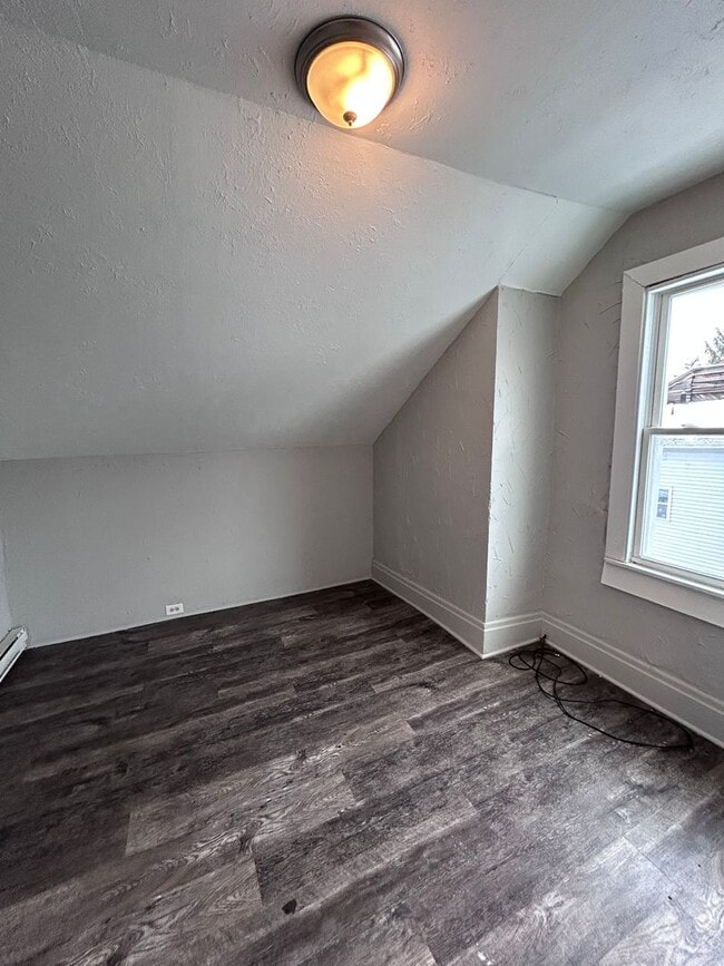 Building Photo - vin4033