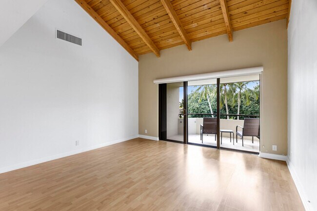 Building Photo - 1100 Marine Way W