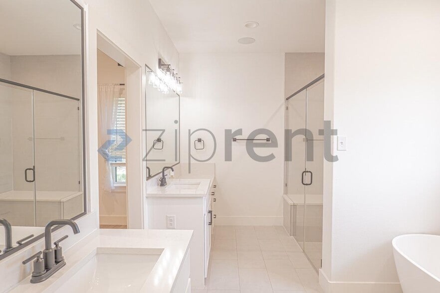 Building Photo - 9705 Lancelot Cir