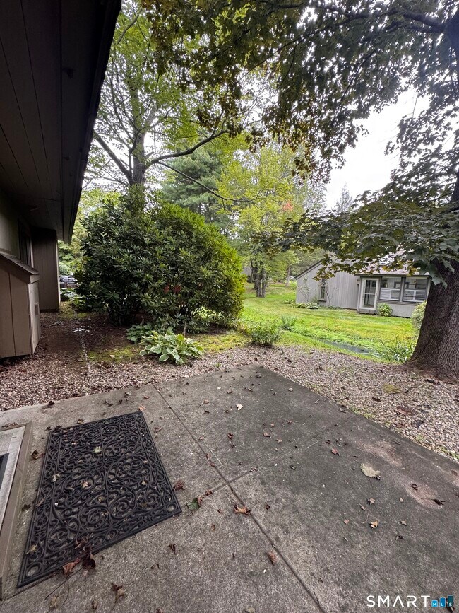 Building Photo - 41 Crocus Ln