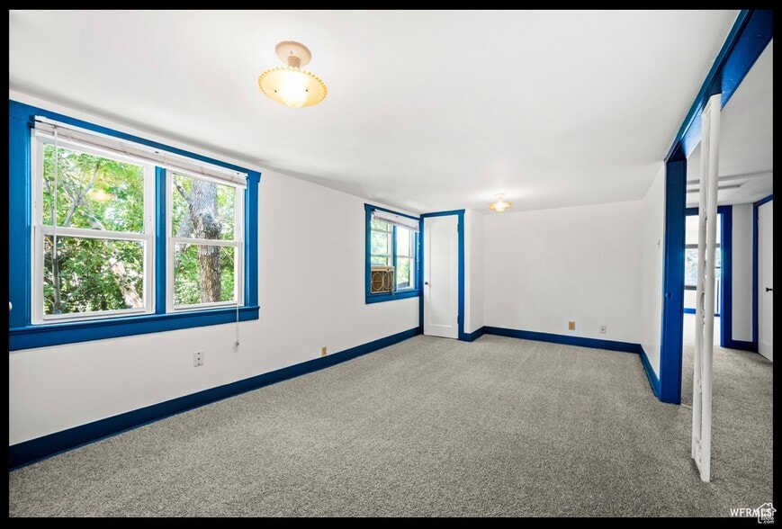 Building Photo - 1027 E Emerson Ave