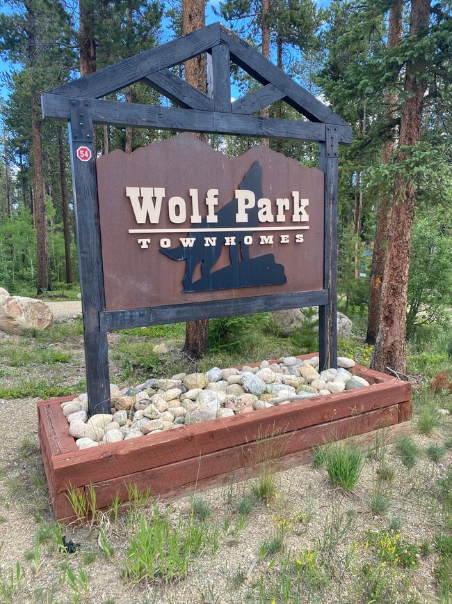 Building Photo - 213 Wolf Park Ln