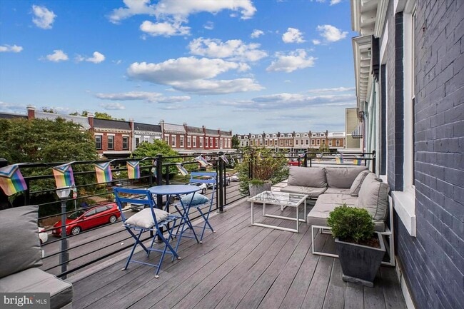 Building Photo - 455 Luray Pl NW