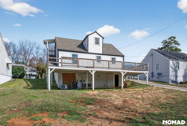 Building Photo - Charming Duplex 2BR + Upstairs 1BR Studio