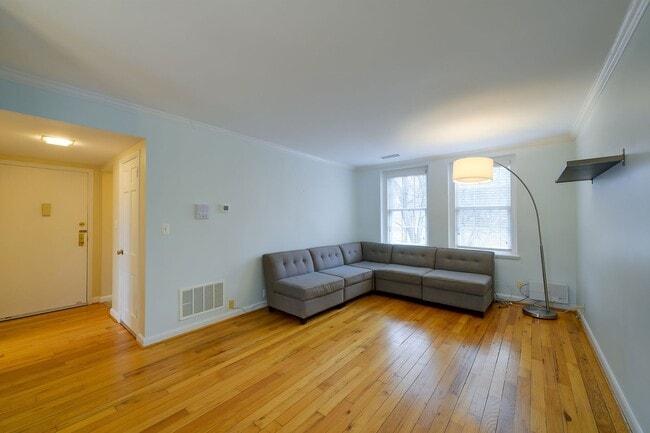 Building Photo - Updated 1BR in Iconic McLean Gardens is the Urban Retreat You've Been Looking For!