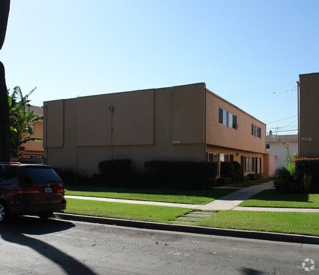 14331 Village Way 14331 Village Way Westminster CA 92683 Apartment