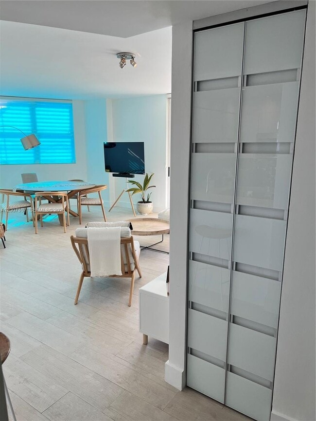 Building Photo - 2475 Brickell Ave