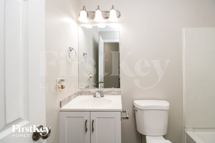 Building Photo - 2105 Arbrook Ln