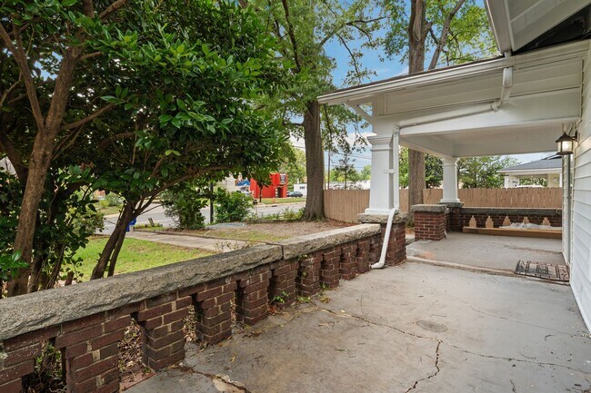 Building Photo - 2726 N Roxboro St