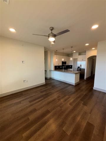 Building Photo - 300 Lucas Ln