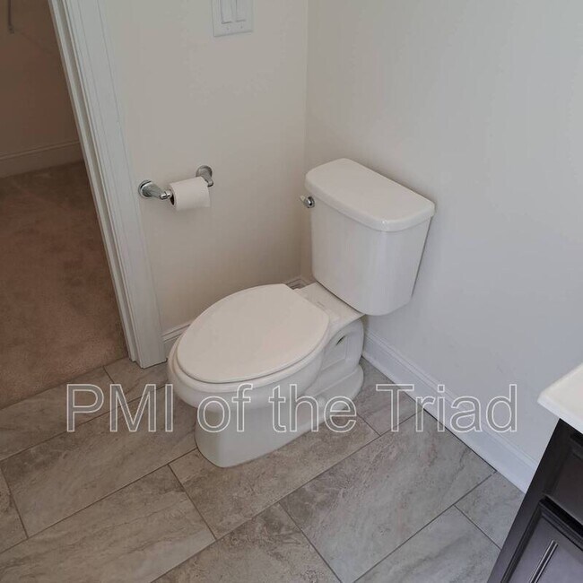 Building Photo - 811 Silver Leaf Dr