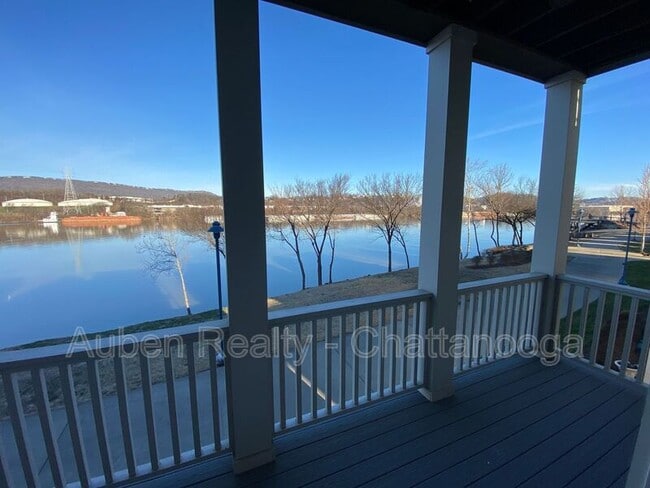 Building Photo - 602 Mariner Way