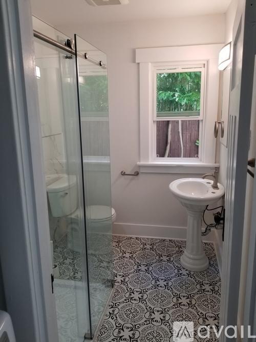 Building Photo - 4523 SW Stevens St