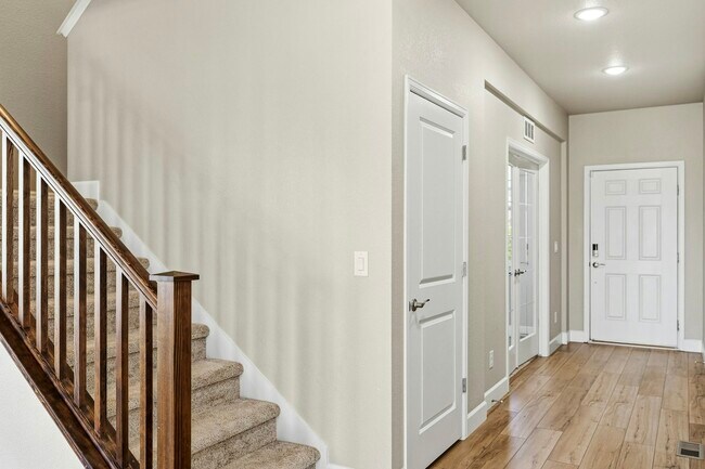 Building Photo - 13541 Waterthrush St